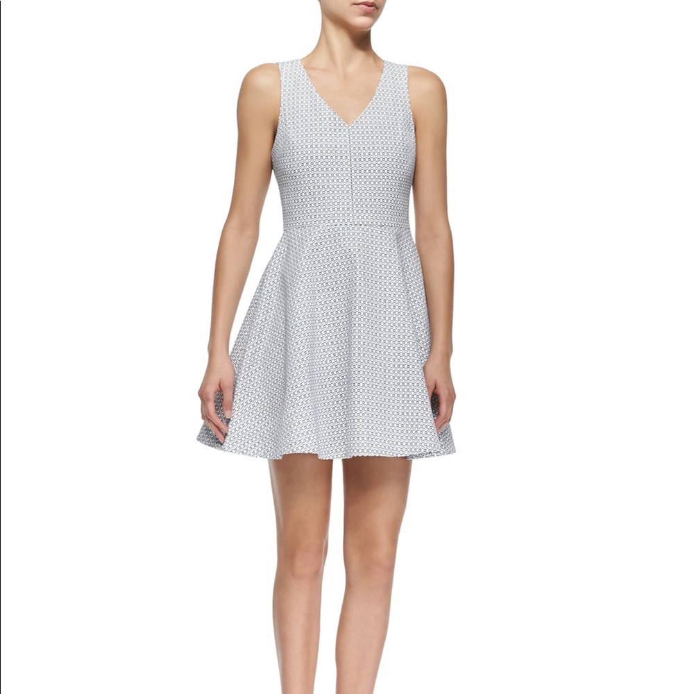 Joie Norton Mini Dress! Navy and porcelain. XS